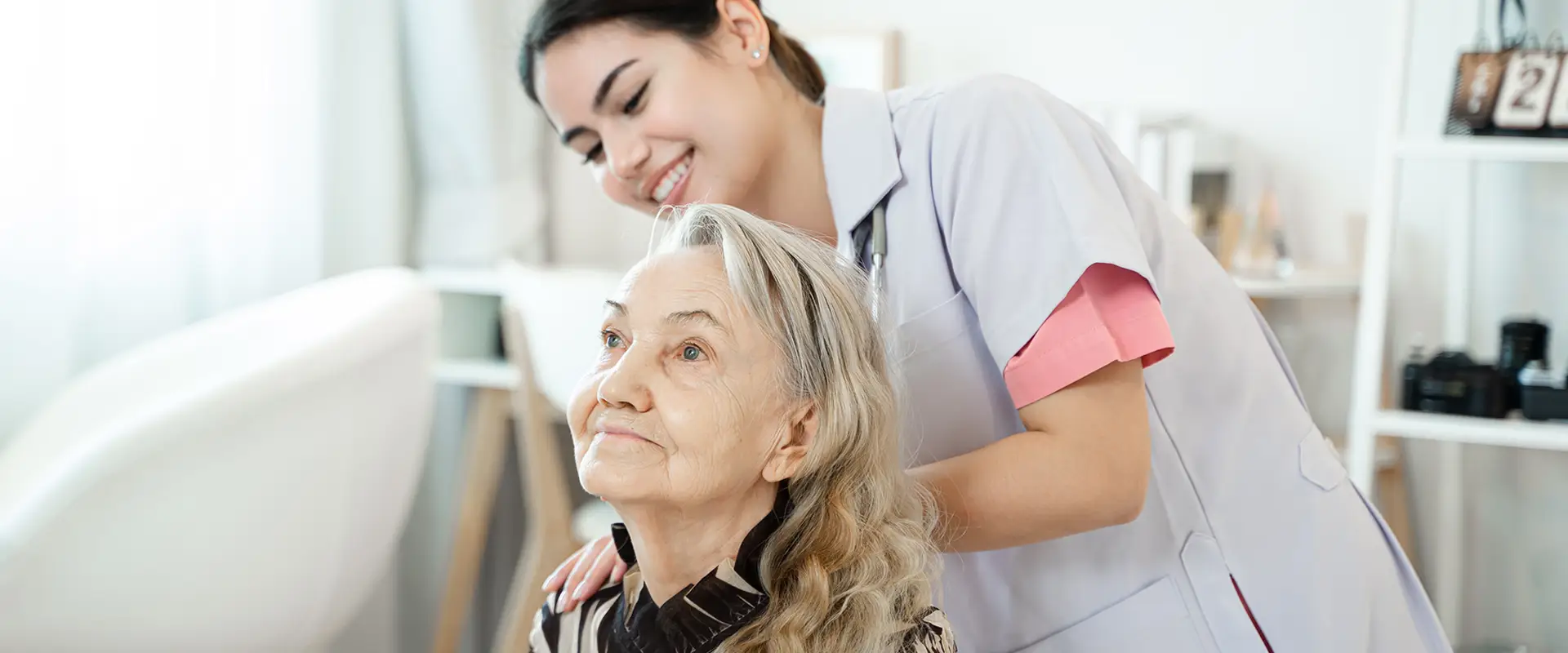 Pflegegrad 4: Anforderungen, Leistungen, Beantragung und Tipps für Betroffene und pflegende Angehörige